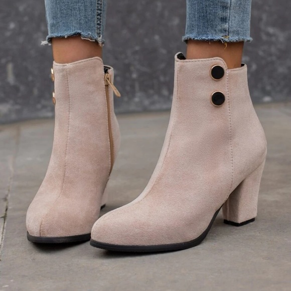 NWT Button Decor Side Zip Chunky Heeled Suedette Classic Boots - Picture 1 of 3